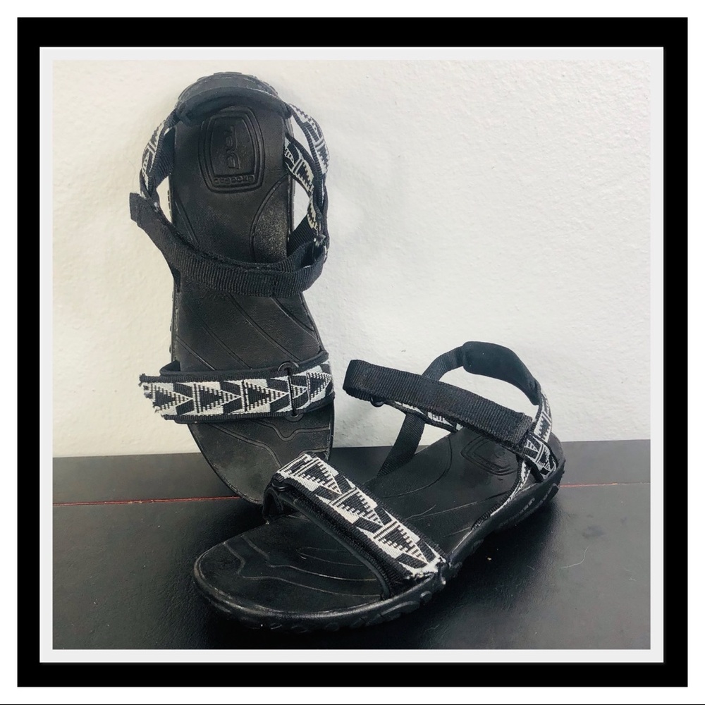 NWOT TEVA SANDALS